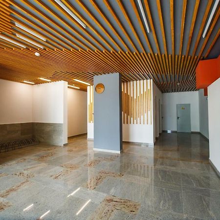 Spacious & Bright 2 Bedroom Central Apartment Oradea Dış mekan fotoğraf