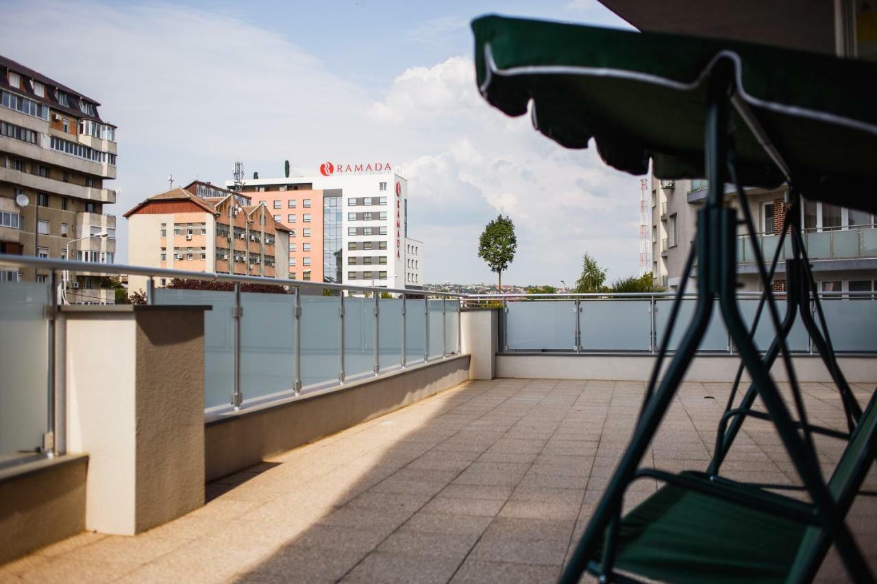 Spacious & Bright 2 Bedroom Central Apartment Oradea Dış mekan fotoğraf