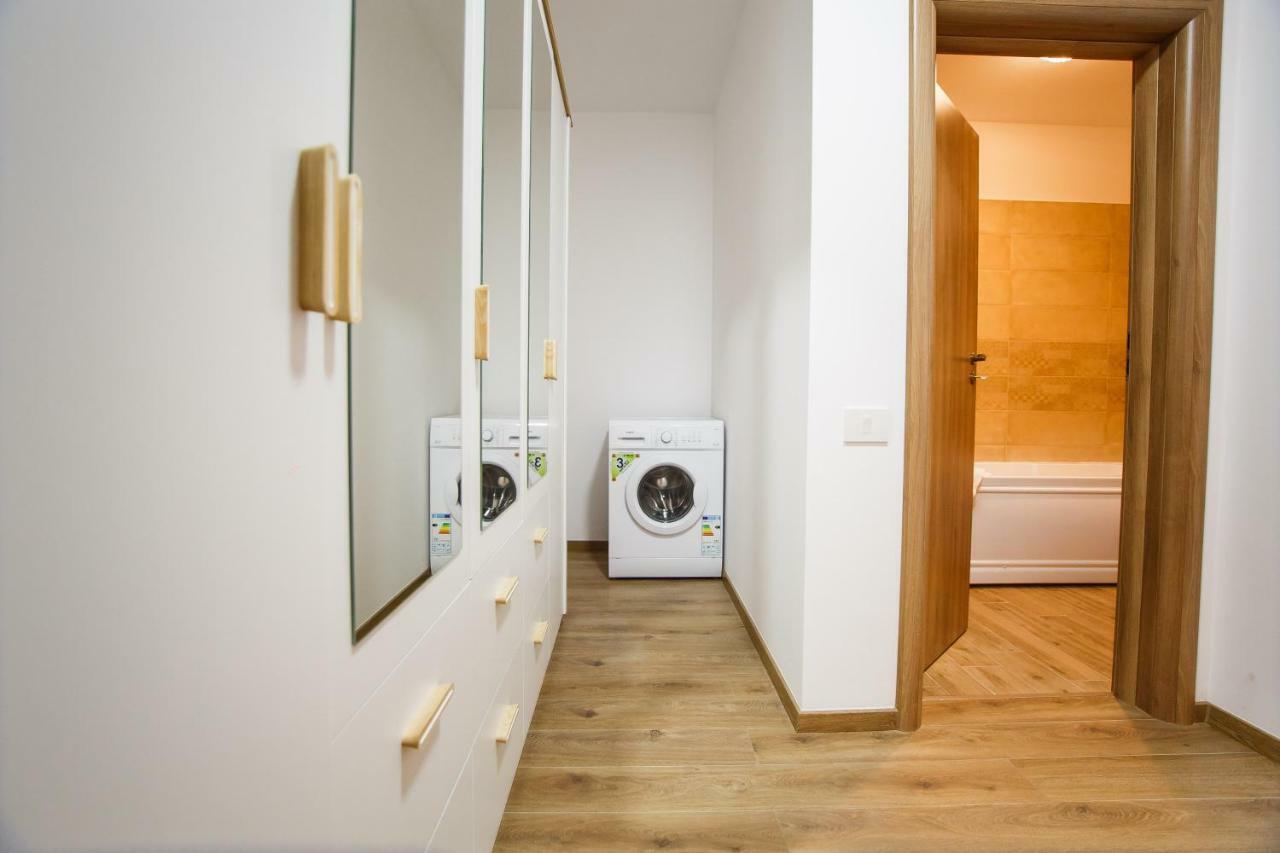 Spacious & Bright 2 Bedroom Central Apartment Oradea Dış mekan fotoğraf